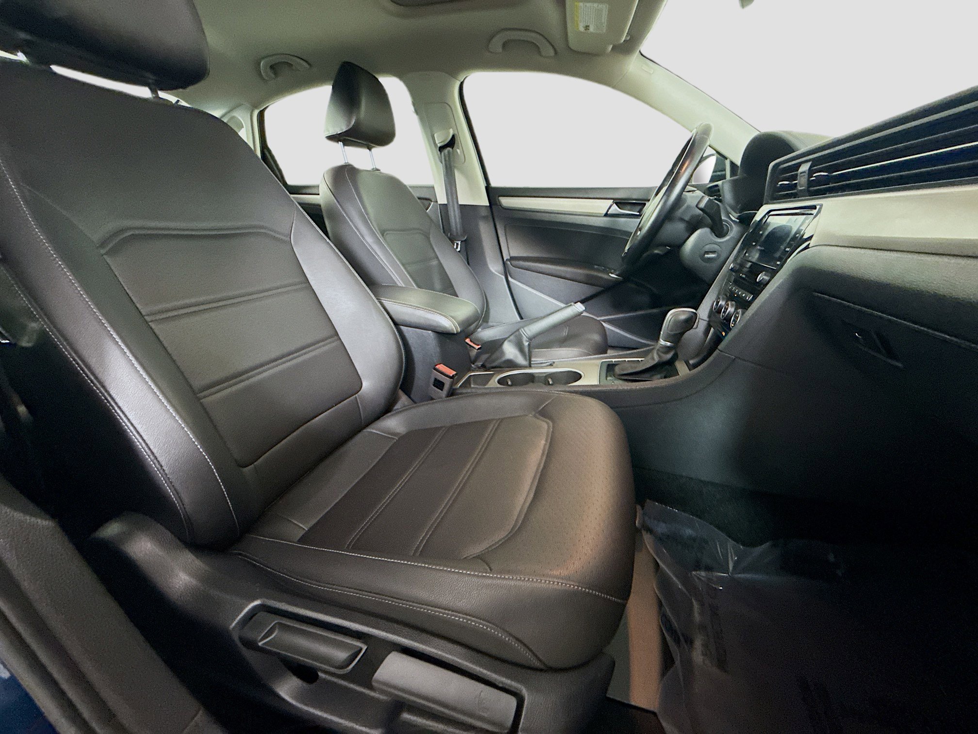 Used 2020 Volkswagen Passat 2.0T SE w/ Sunroof Package image 29