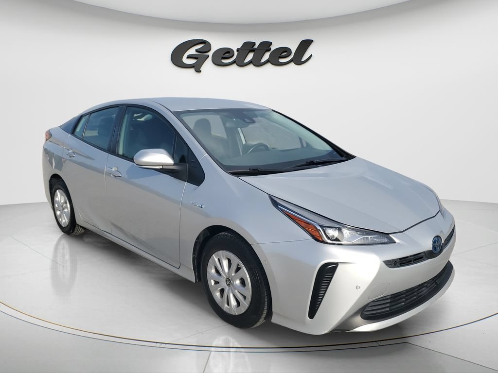 Certified 2021 Toyota Prius LE FWD image 3