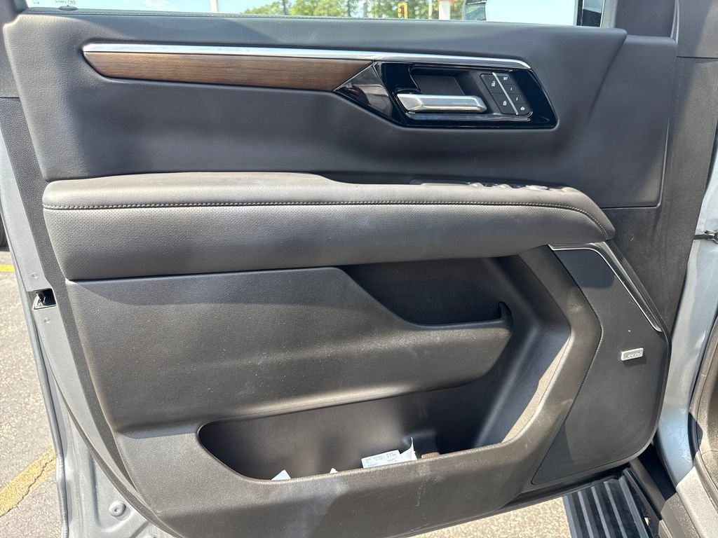 Certified 2026 Chevrolet Tahoe High Country AWD/4WD image 13