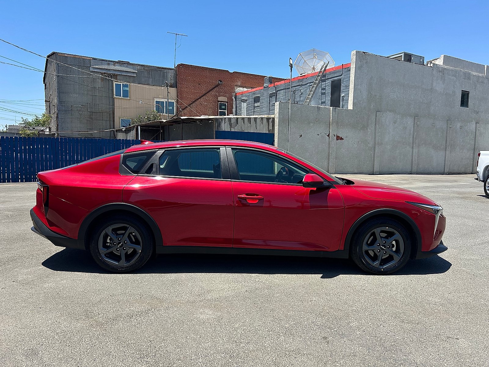 Used 2025 Kia K4 FWD image 2