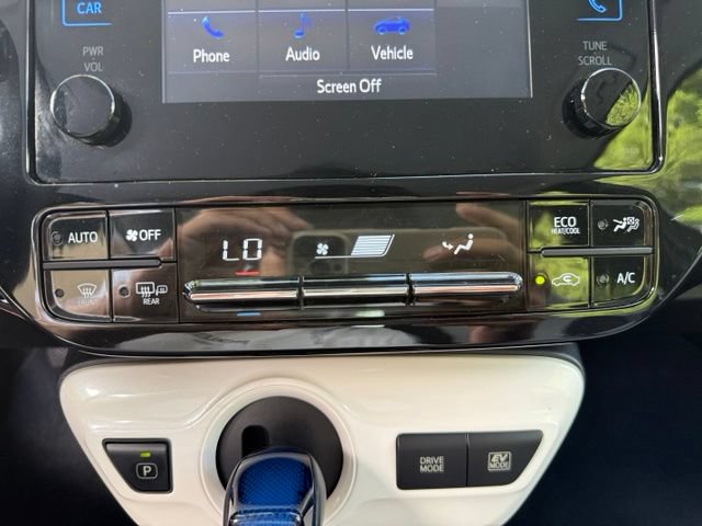 Used 2017 Toyota Prius Two FWD image 18