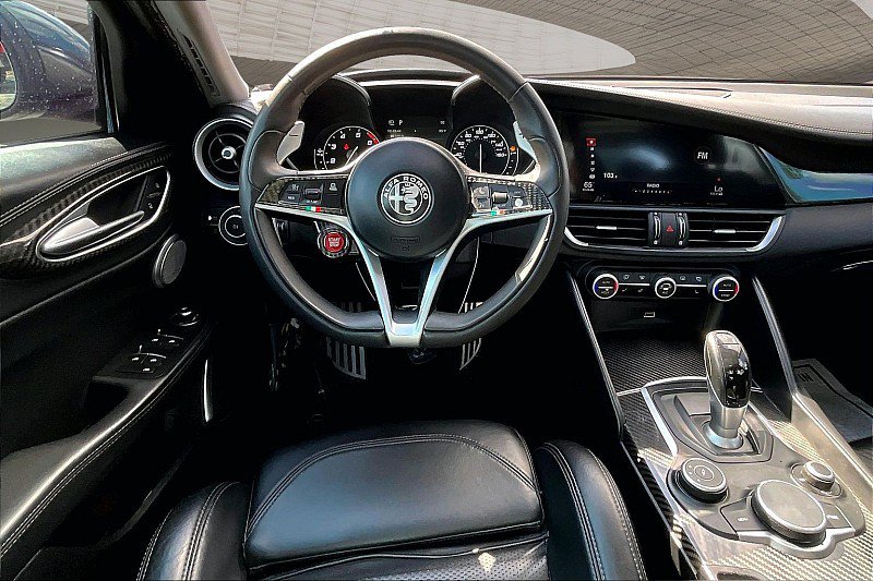 Used 2019 Alfa Romeo Giulia Ti RWD image 4