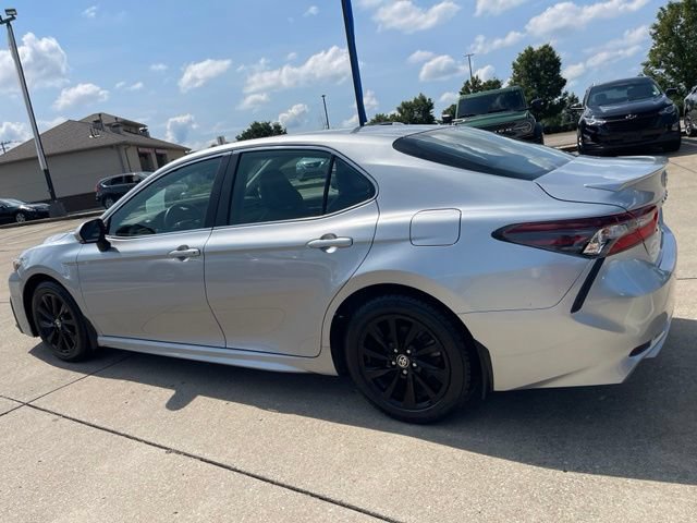 Used 2024 Toyota Camry SE FWD image 4