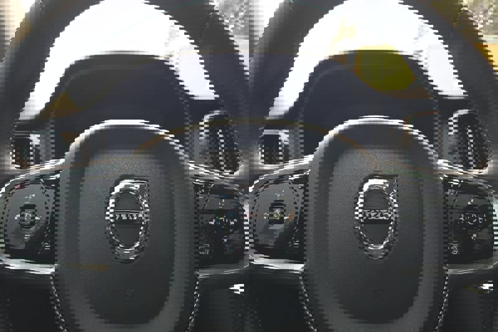 Used 2024 Volvo V60 B5 Cross Country Ultimate image 26