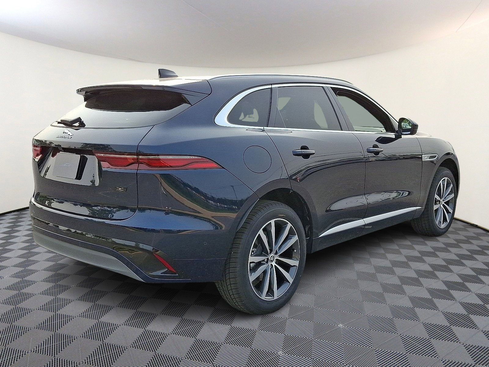 New 2026 Jaguar F-PACE R-Dynamic S image 4