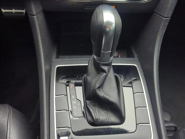 Used 2017 Volkswagen Passat 1.8T R-Line image 18