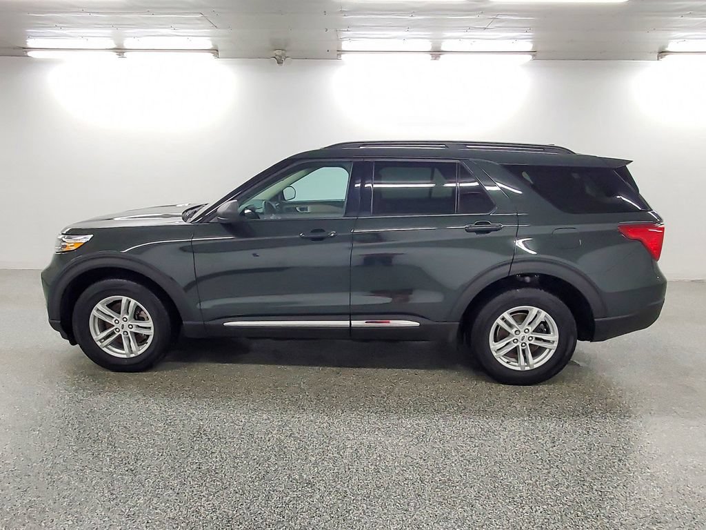 Used 2023 Ford Explorer XLT AWD/4WD image 7