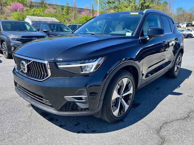 Certified 2023 Volvo XC40 B5 Plus w/ Protection Package Premier