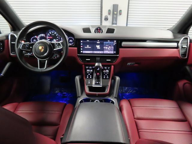 Used 2023 Porsche Cayenne Platinum Edition image 26