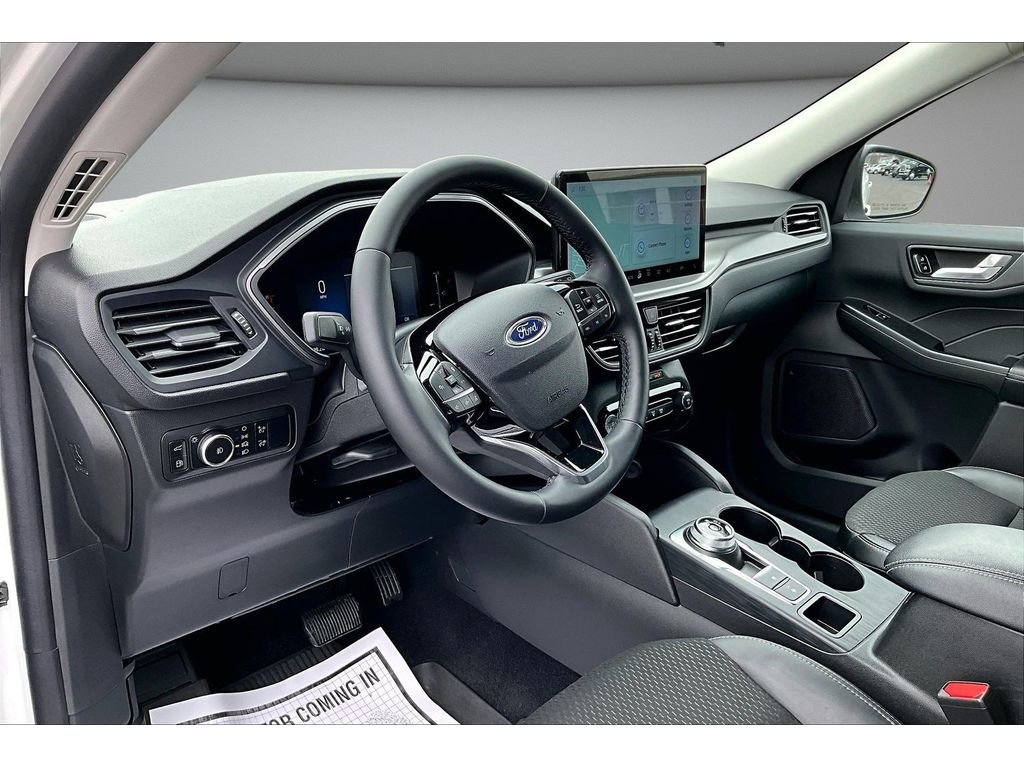 Used 2025 Ford Escape SE FWD image 14