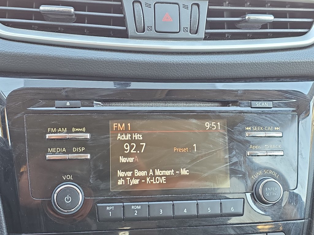 Used 2014 Nissan Rogue SV FWD image 27