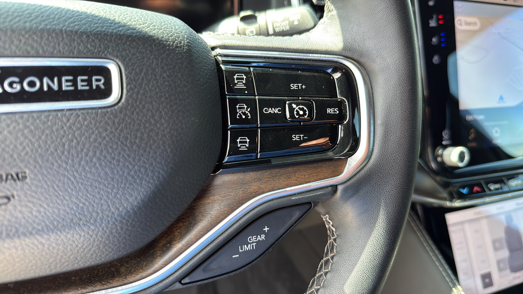 Used 2023 Jeep Grand Wagoneer L 4WD image 36