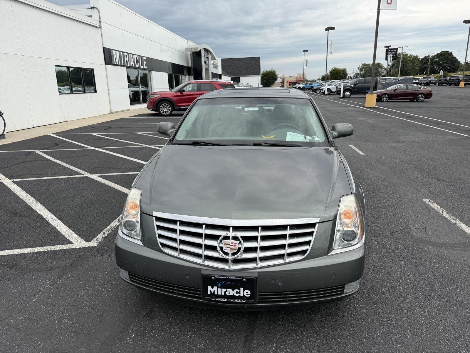 Used 2006 Cadillac DTS w/ Sun And Sound Package FWD image 6