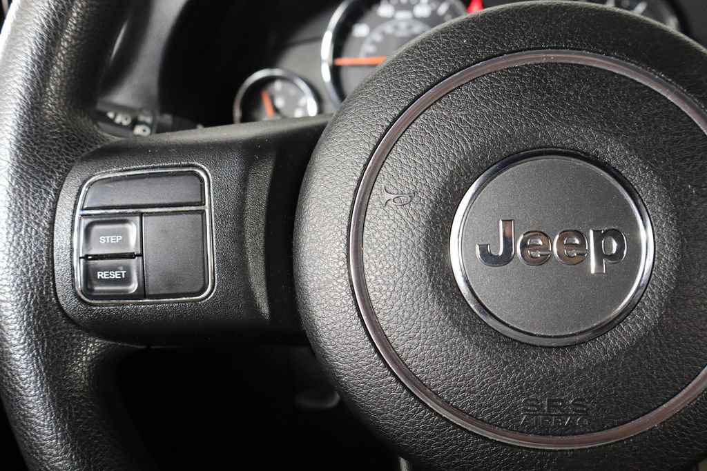 Used 2013 Jeep Wrangler Sport AWD/4WD image 8