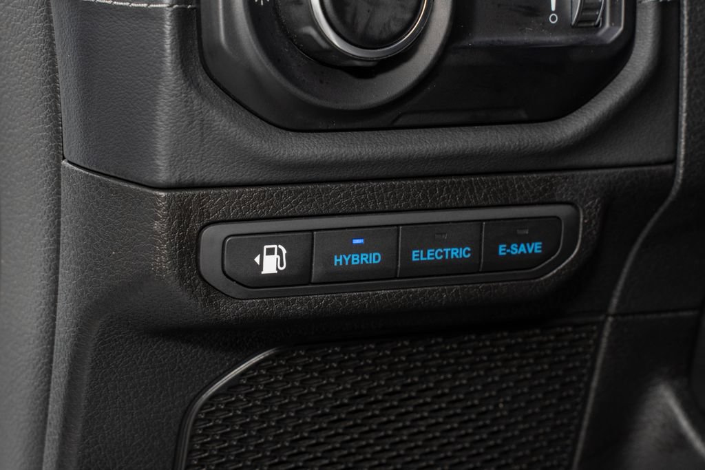 Used 2024 Jeep Wrangler Unlimited Sahara AWD/4WD image 27
