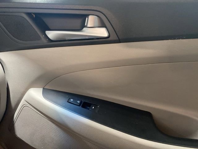 Used 2021 Hyundai Tucson SE w/ Cargo Package image 23