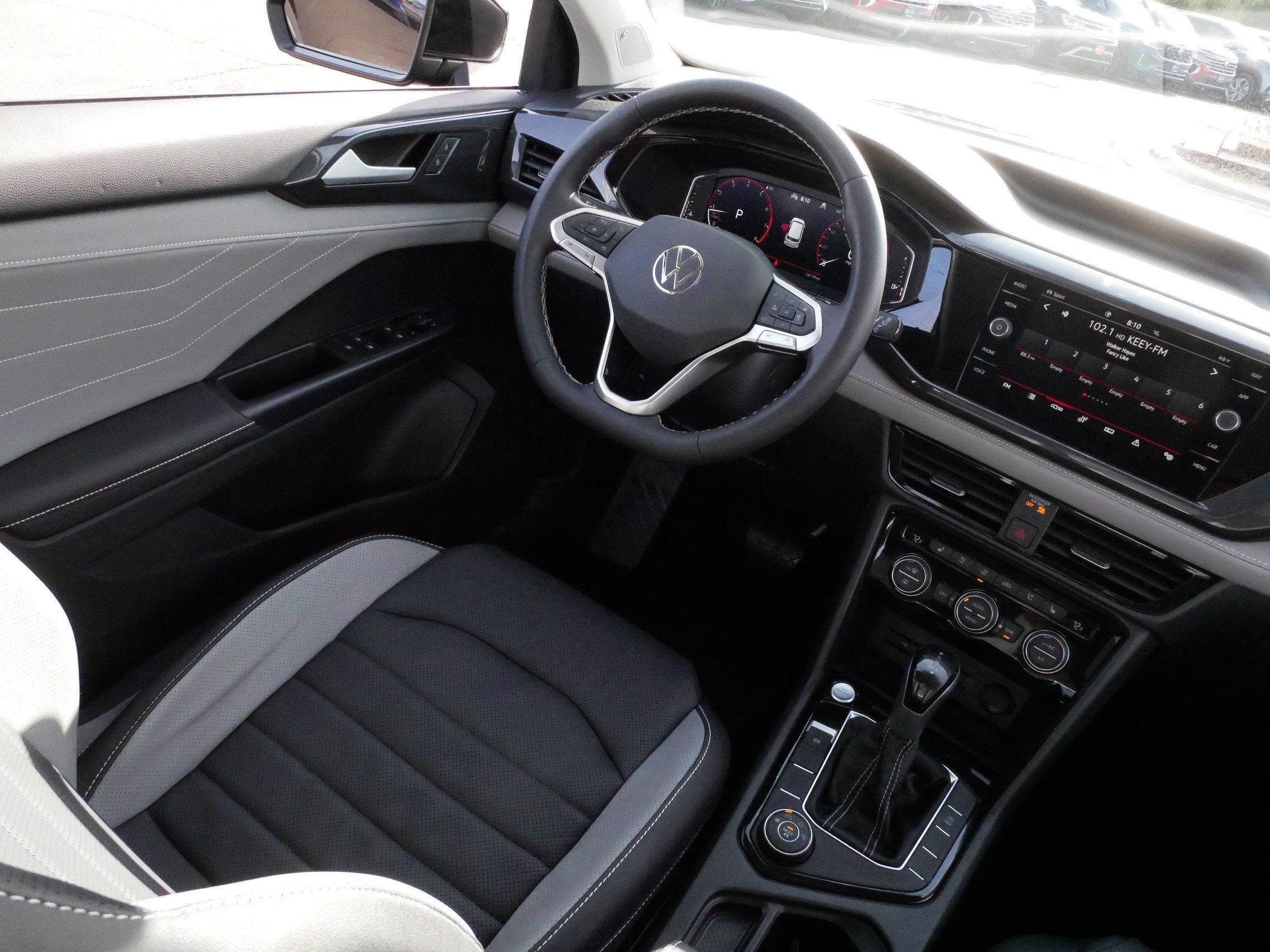 Certified 2024 Volkswagen Taos SEL image 9