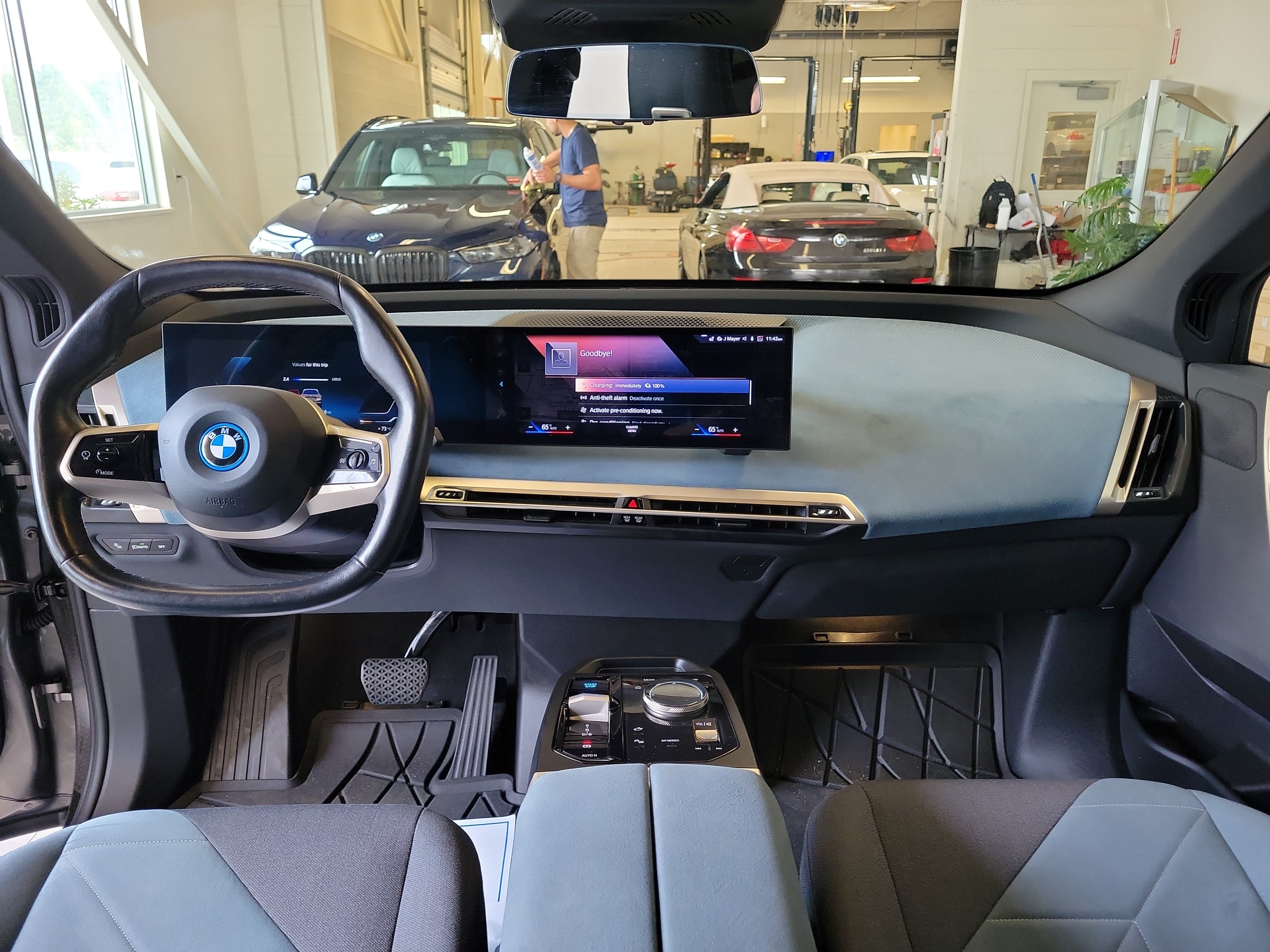 Used 2023 BMW iX xDrive50 w/ Sport Package AWD/4WD image 18