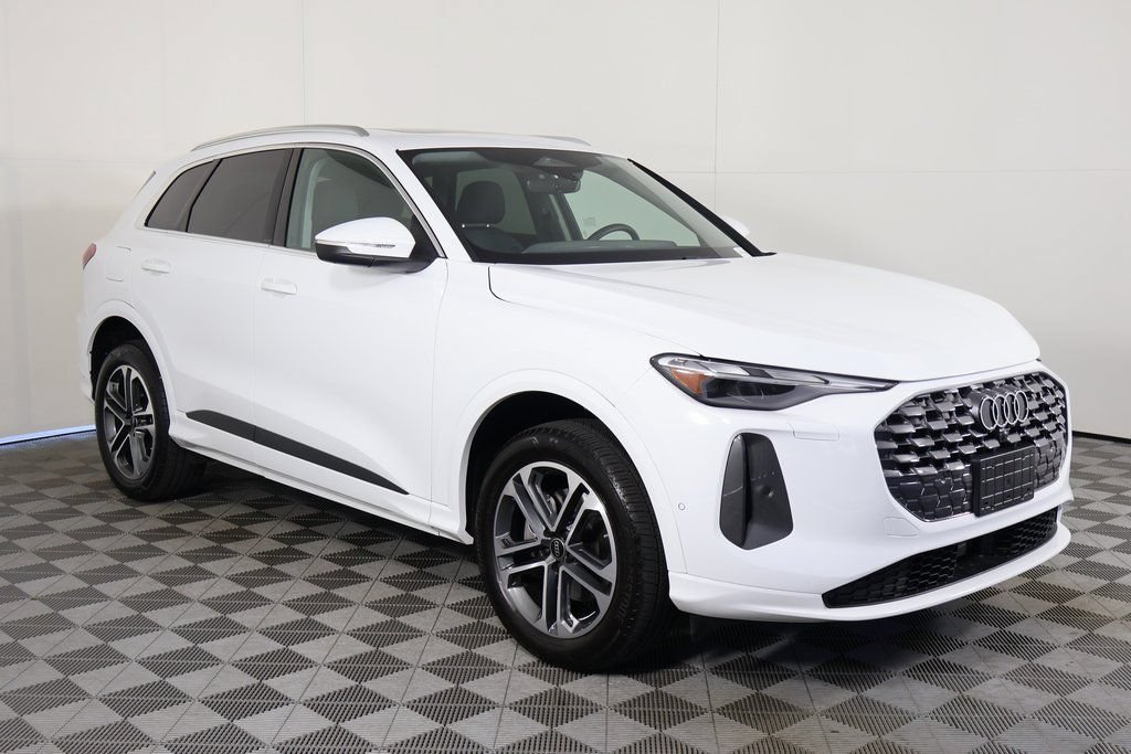 Used 2025 Audi Q5 Premium AWD/4WD image 3