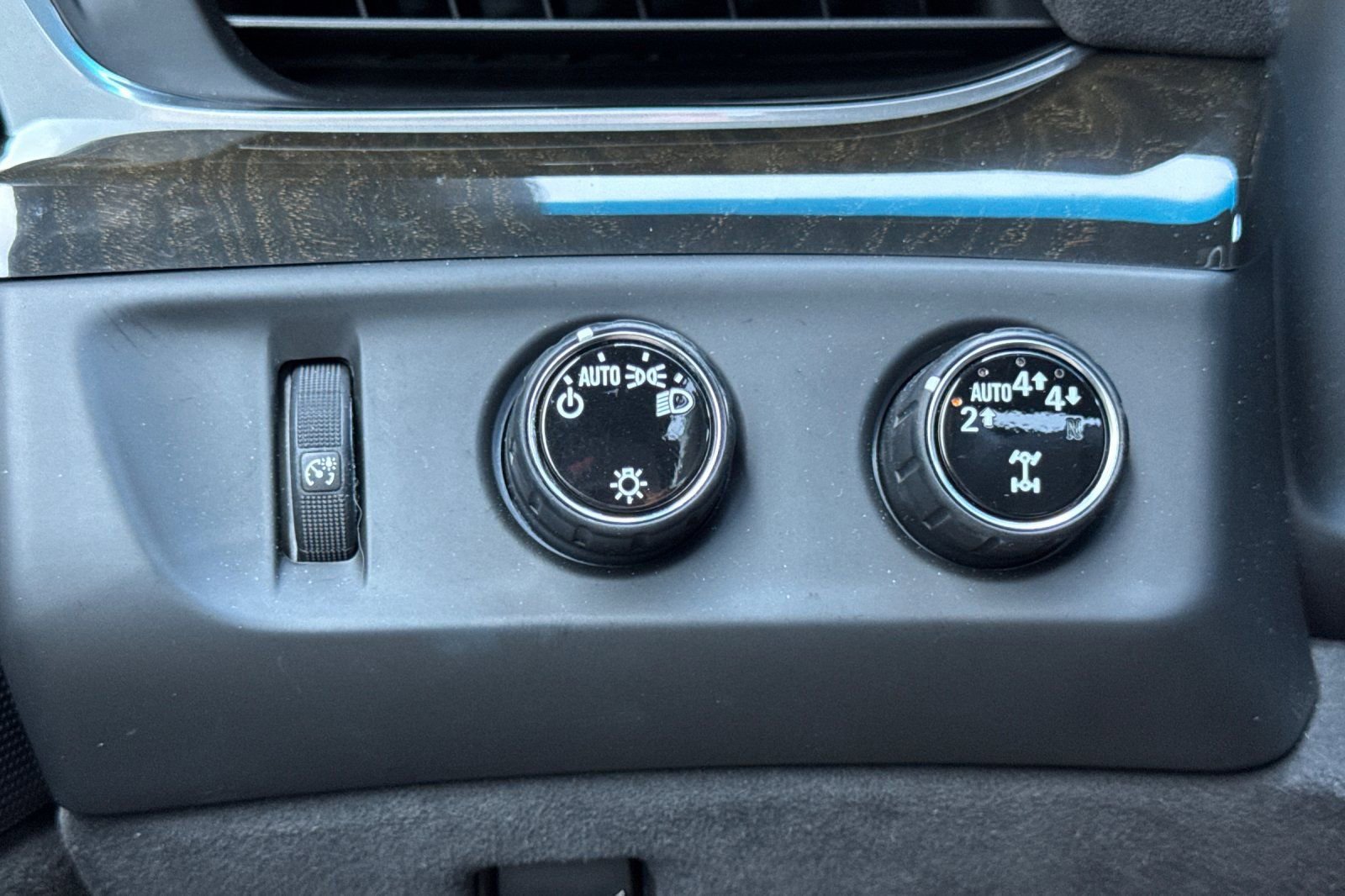 Used 2019 Cadillac Escalade ESV Platinum image 42