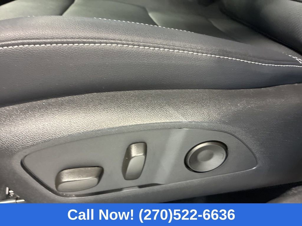 Used 2026 Chevrolet Traverse LT image 14