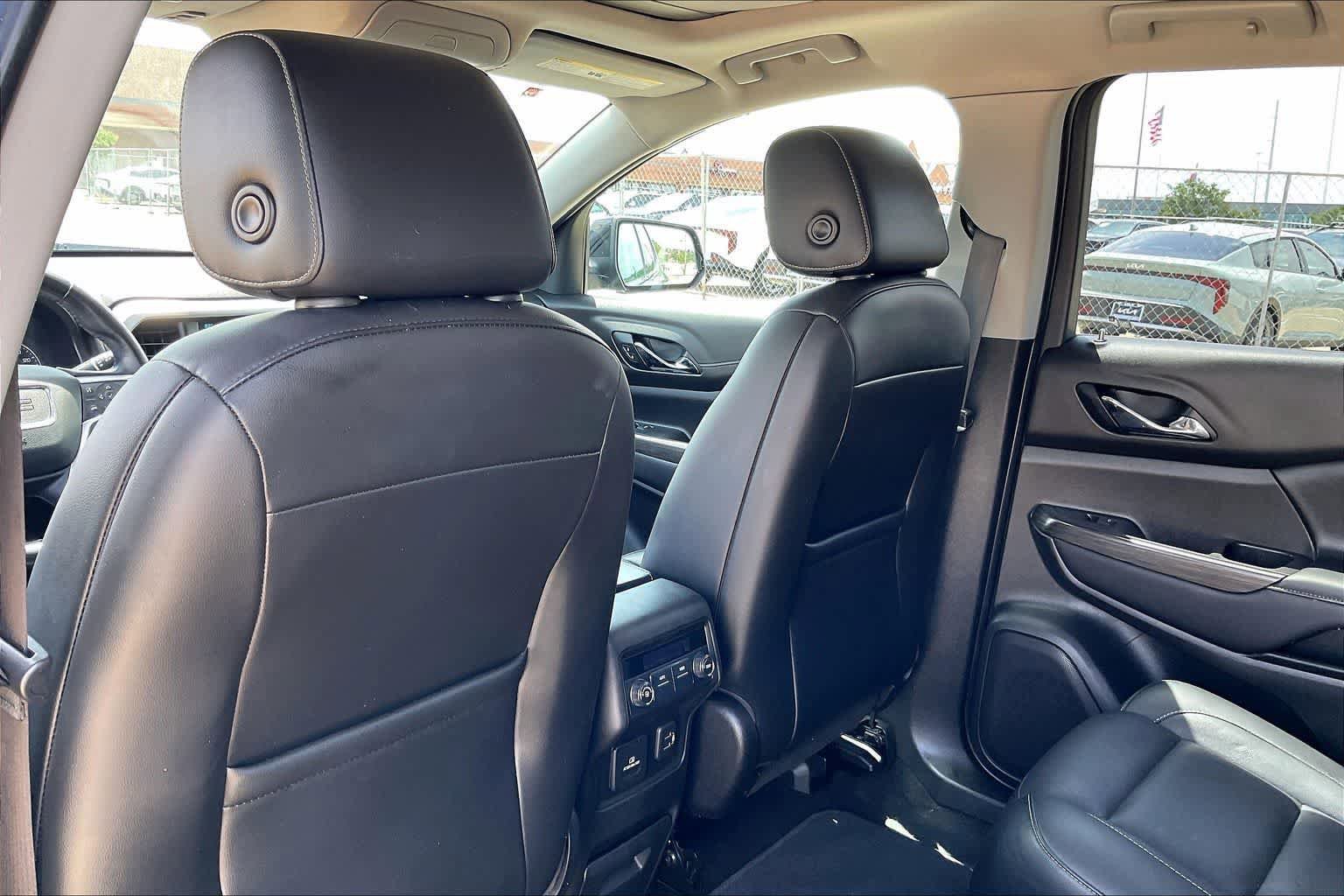 Used 2019 GMC Acadia SLT w/ Black Edition FWD image 12