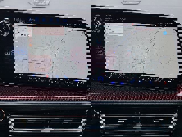 Used 2025 Chevrolet Traverse RS image 18