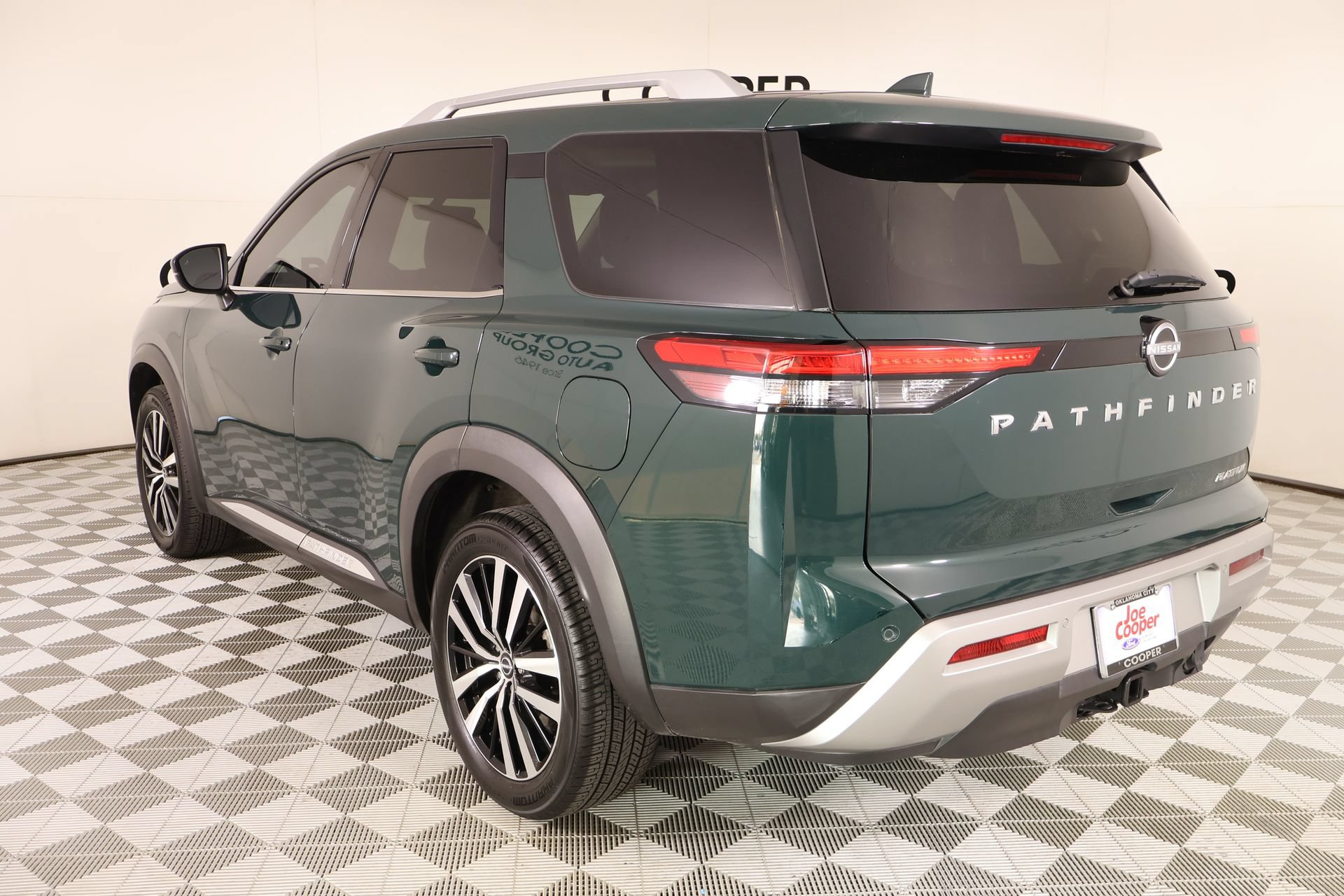 Used 2023 Nissan Pathfinder Platinum w/ Cargo Package FWD image 26