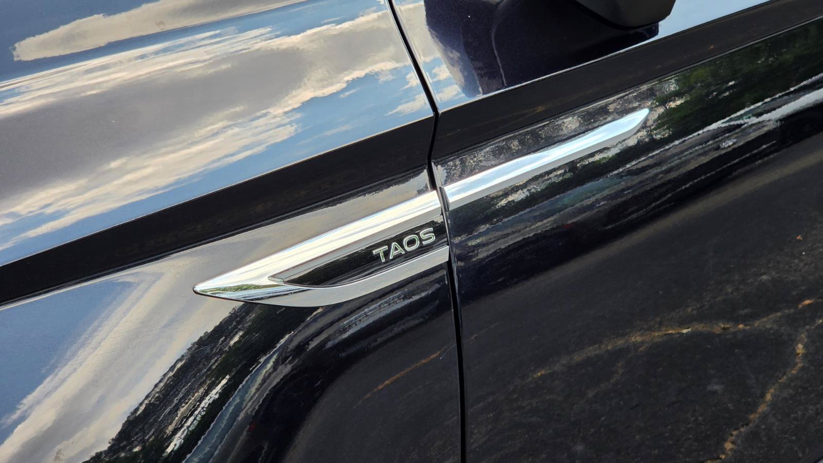 Certified 2024 Volkswagen Taos SE AWD/4WD image 15