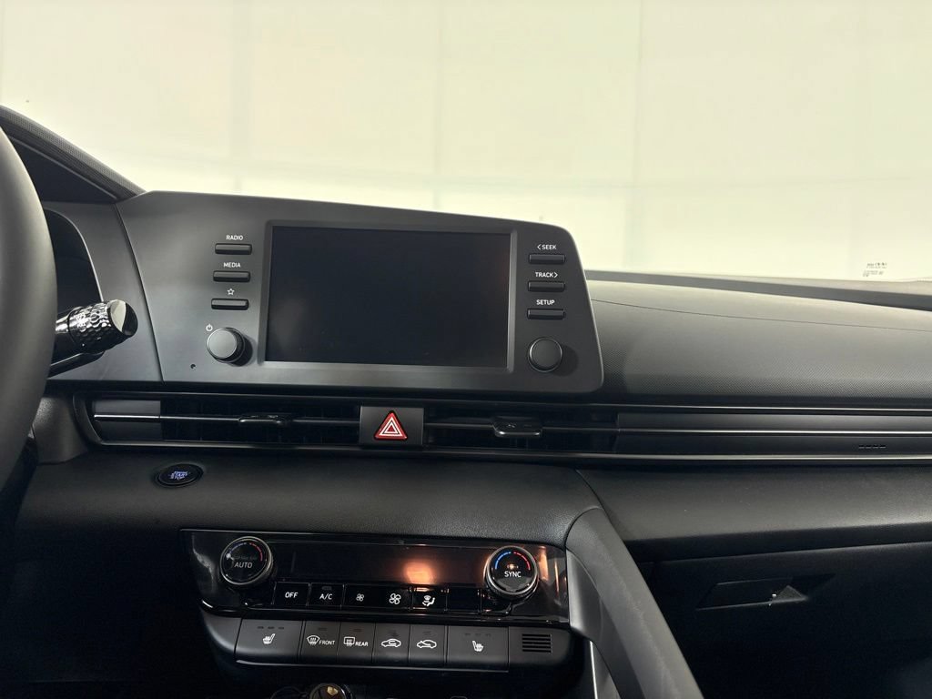 New 2026 Hyundai Elantra SEL Sport FWD image 23