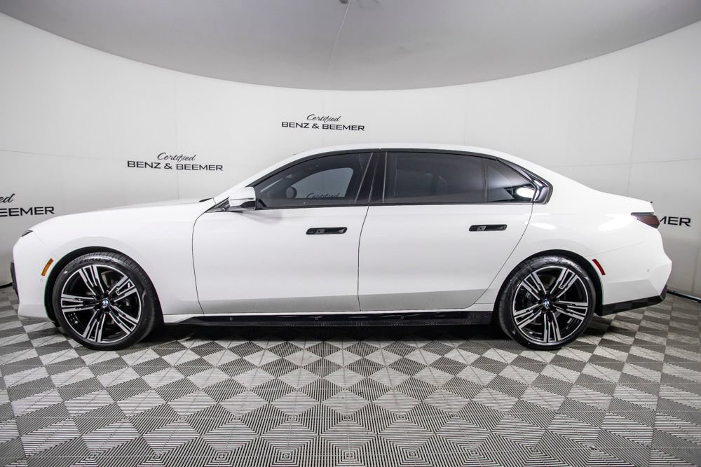 Used 2023 BMW 760i xDrive w/ Executive Package AWD/4WD image 9