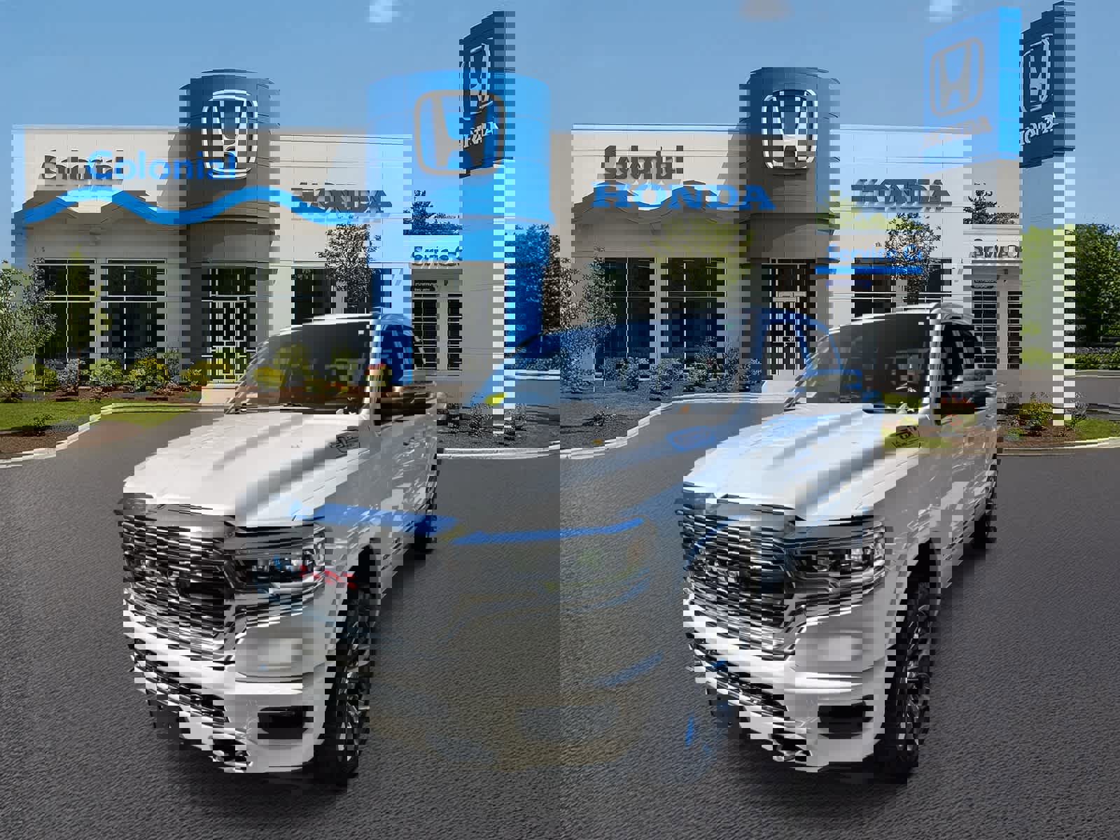 Used 2023 RAM 1500 Limited w/ Body Color Bumper Group image 2