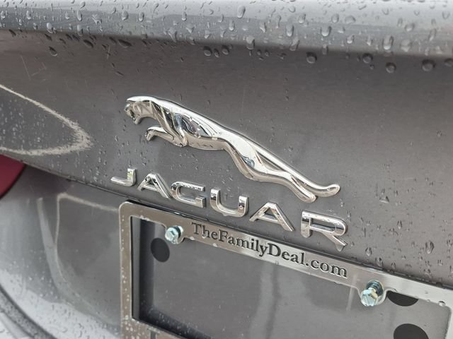Used 2018 Jaguar XE Premium AWD/4WD image 9