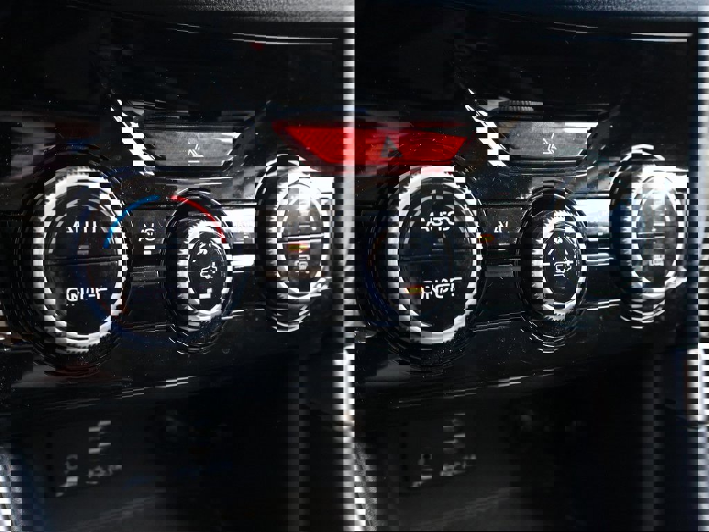 Used 2020 Subaru Forester Premium image 39