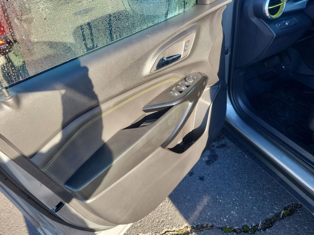 New 2025 Chevrolet Trax LT w/ LT Convenience Package image 12