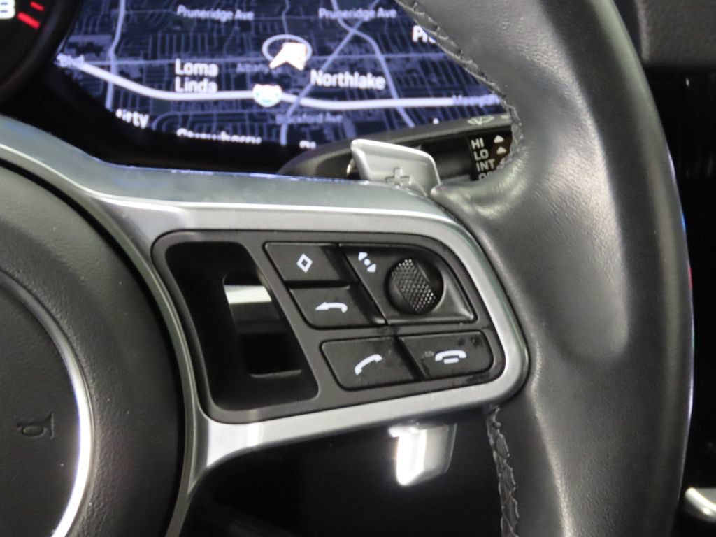 Certified 2023 Porsche Cayenne Coupe AWD/4WD image 22
