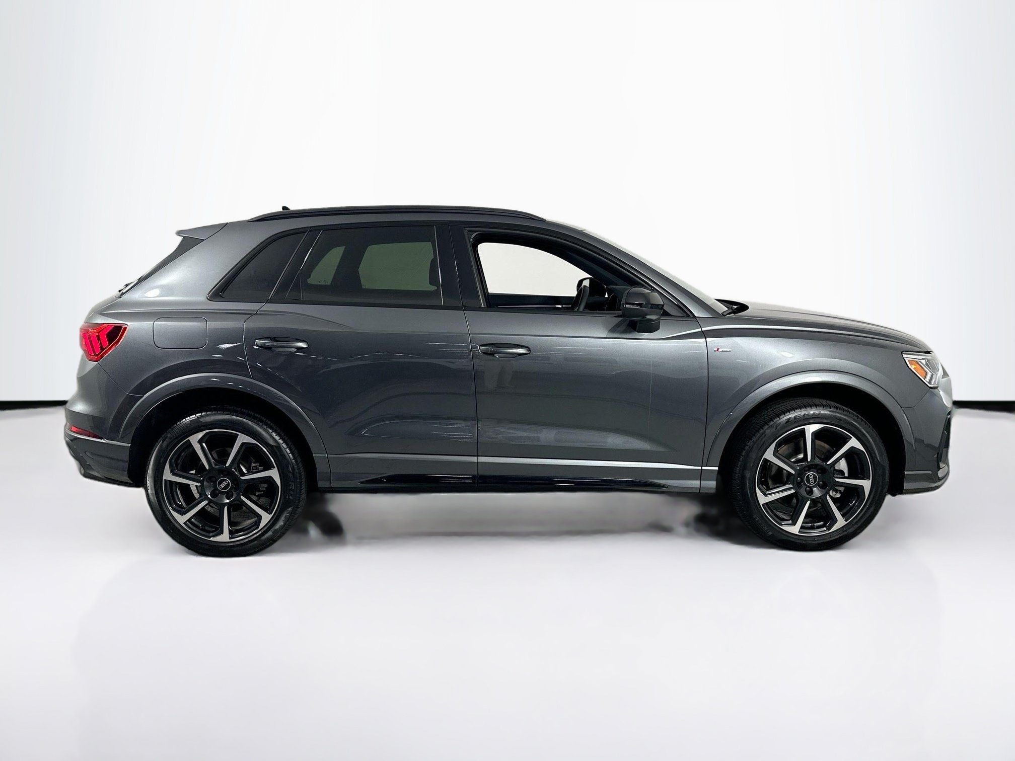 Used 2025 Audi Q3 2.0T Premium Plus AWD/4WD image 4