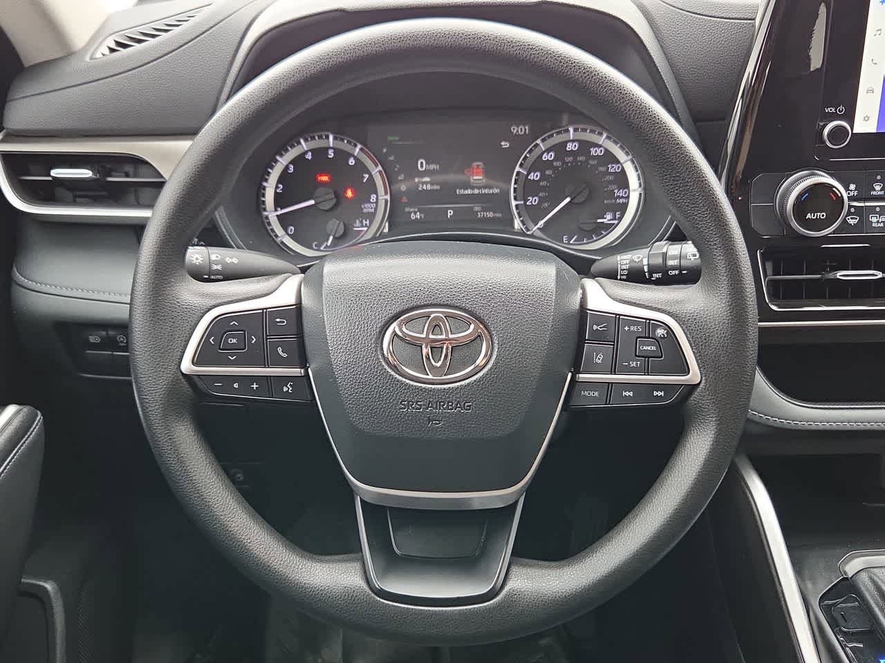 Used 2023 Toyota Highlander L FWD image 19