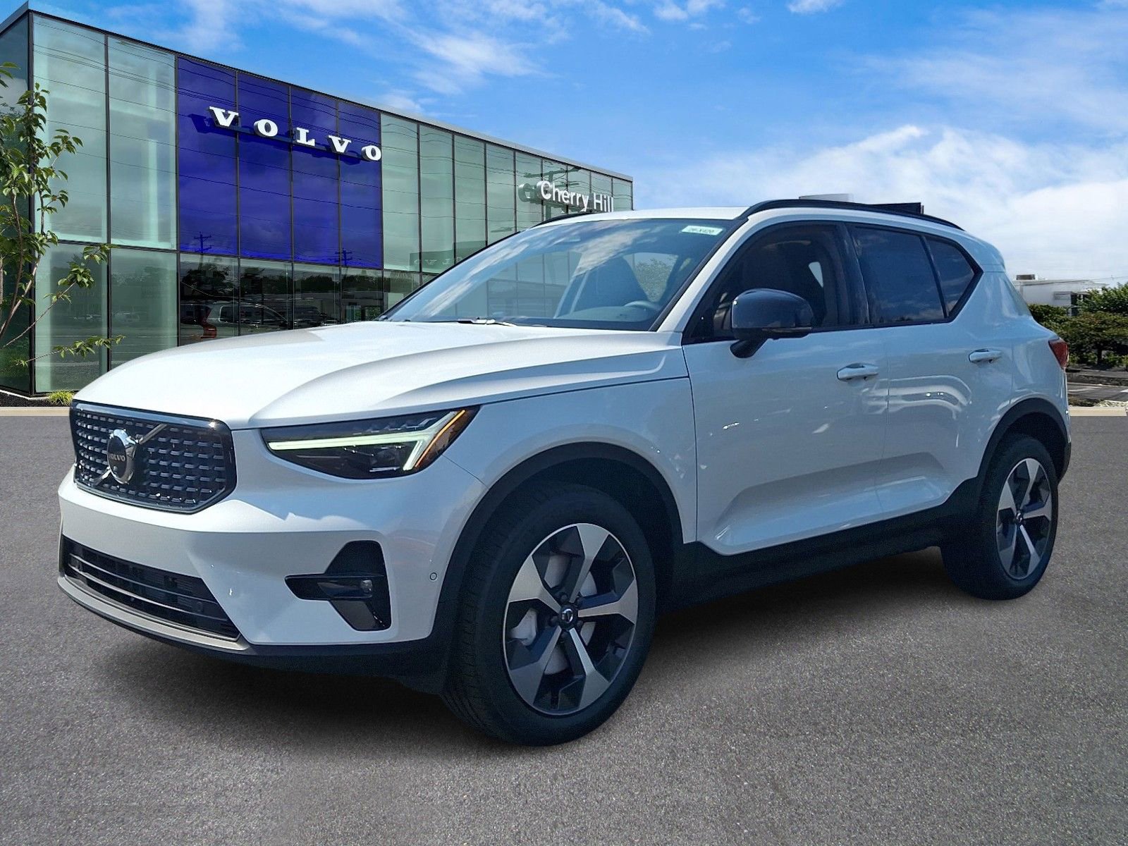 New 2026 Volvo XC40 B5 Plus w/ Protection Package Premier image 3