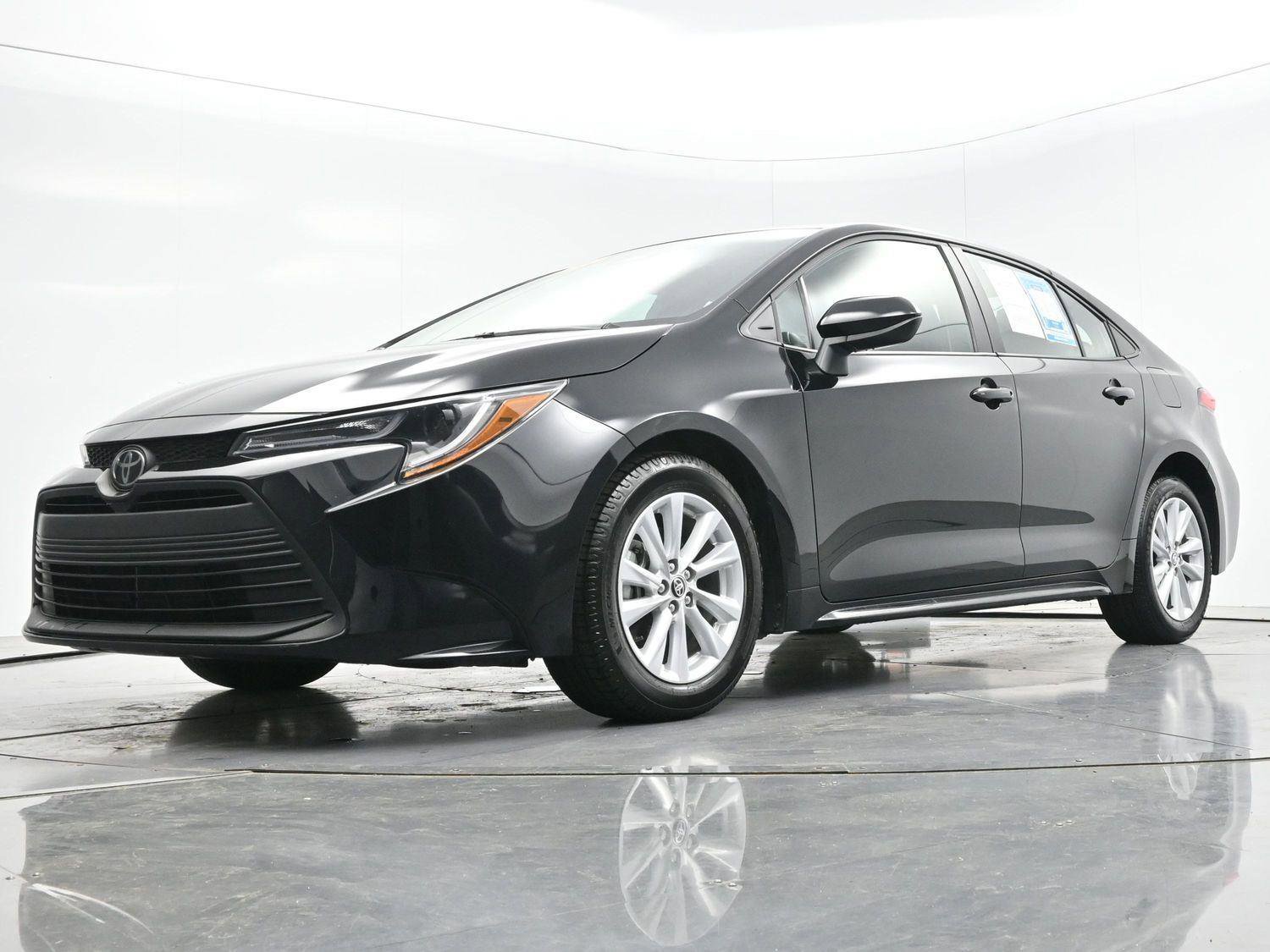 Used 2024 Toyota Corolla LE w/ LE Convenience Package image 43