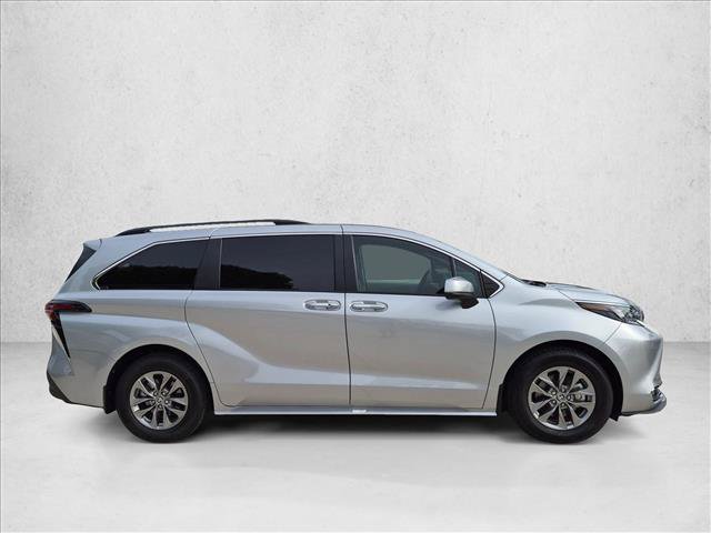 Certified 2024 Toyota Sienna XLE FWD image 4