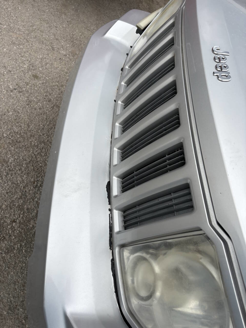 Used 2010 Jeep Liberty Sport AWD/4WD image 23