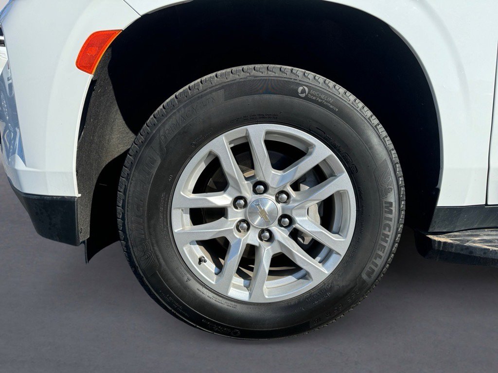 Used 2023 Chevrolet Suburban LT image 9