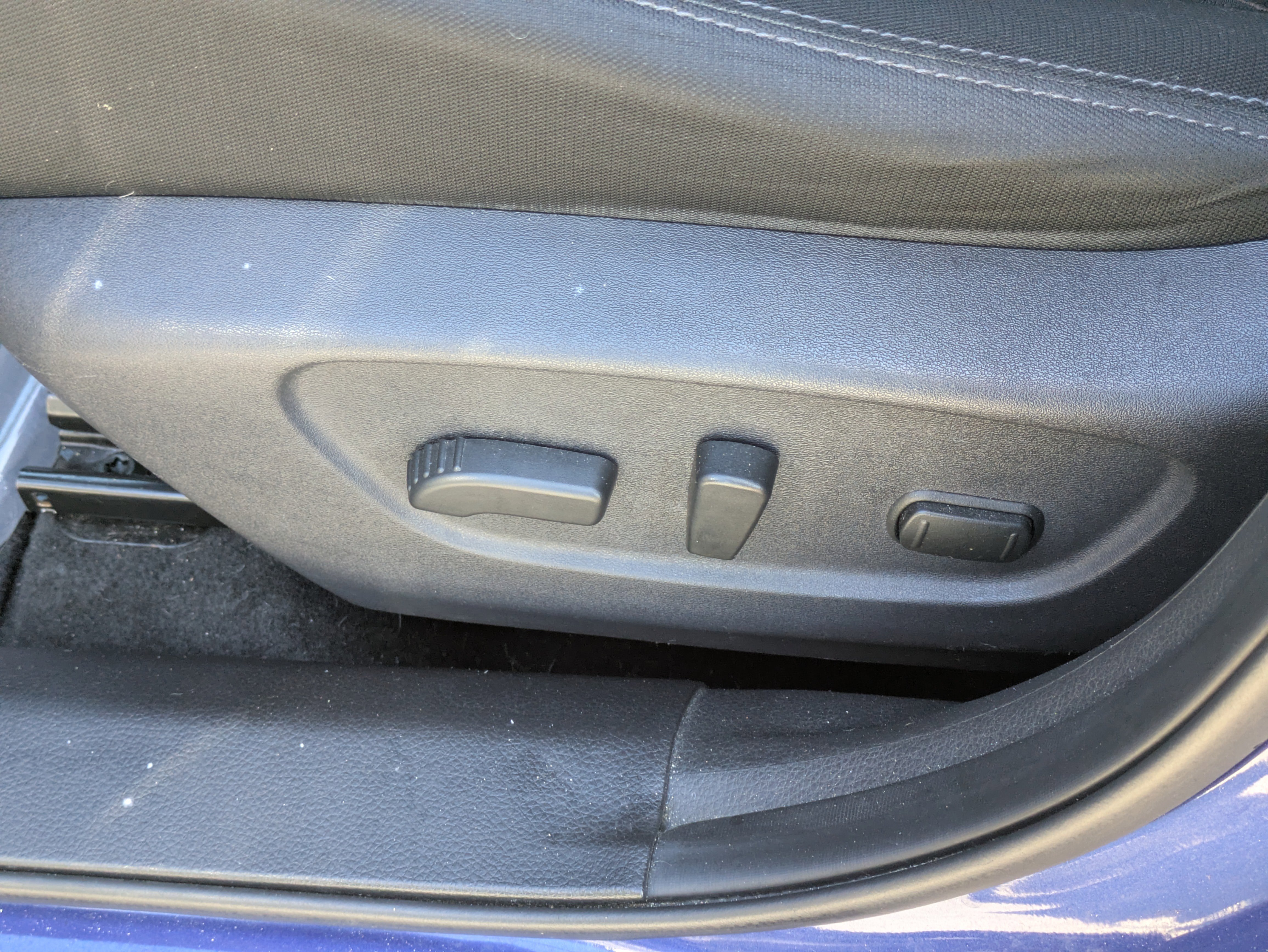 Used 2018 Nissan Rogue SV image 21