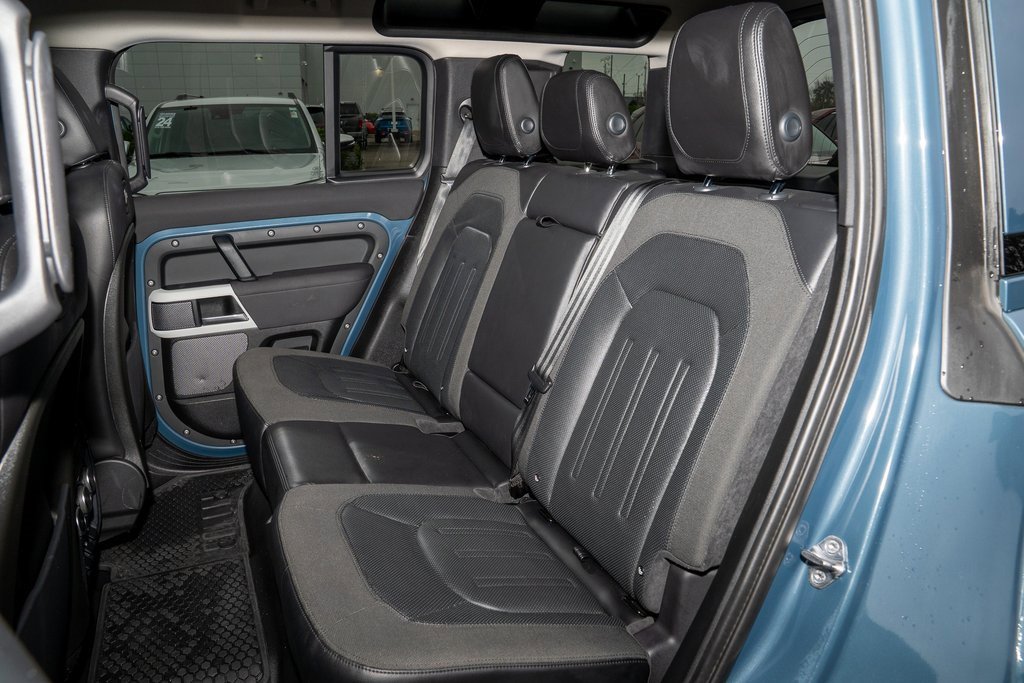 Used 2020 Land Rover Defender 110 SE image 11