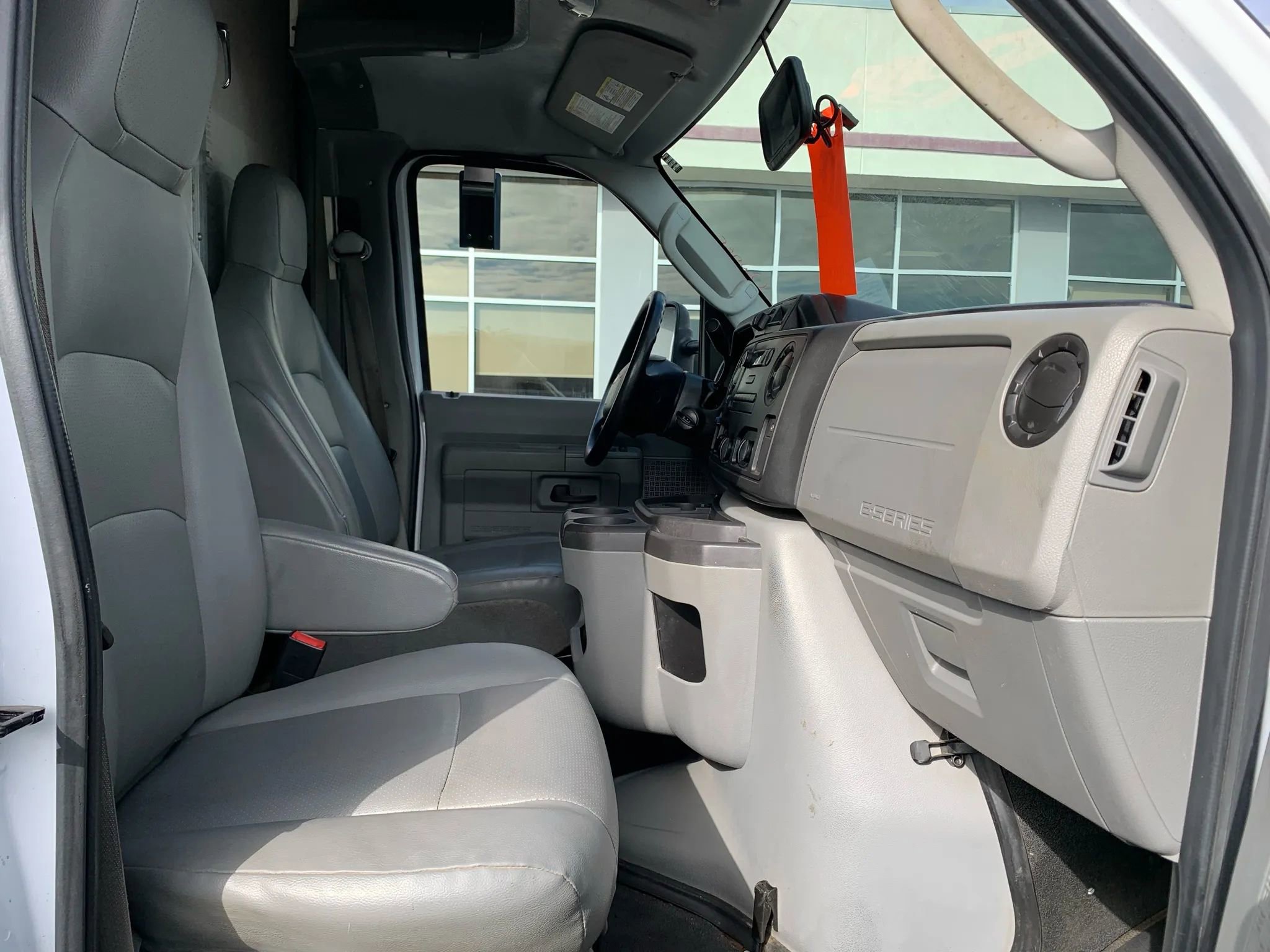 Used 2019 Ford E-450 and Econoline 450 Super Duty w/ Power Windows & Locks Group image 22