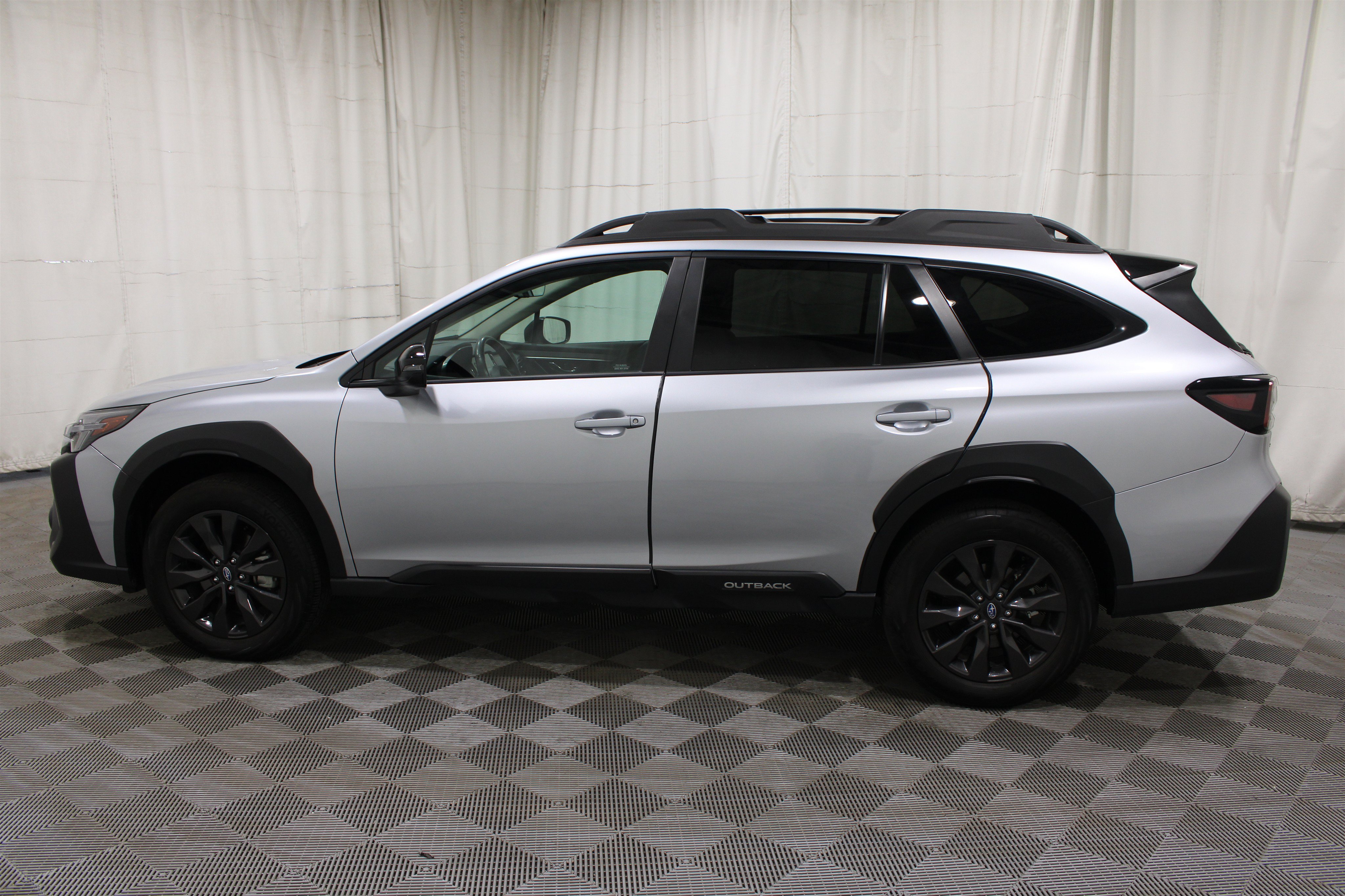 Used 2025 Subaru Outback Onyx Edition AWD/4WD image 19