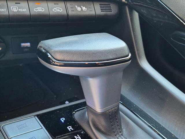 Used 2024 Hyundai Elantra Limited FWD image 11