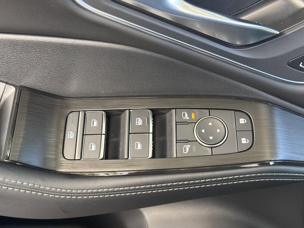 New 2026 Nissan Rogue Platinum image 18