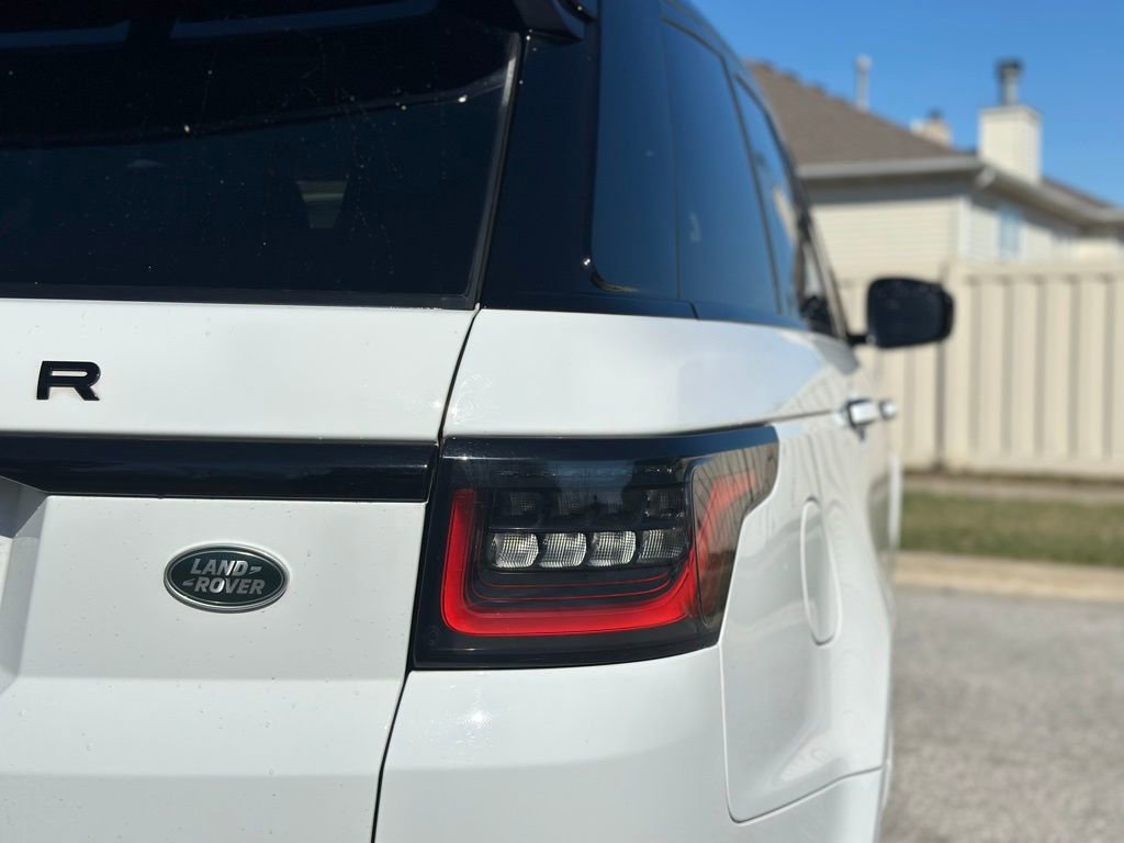 Used 2022 Land Rover Range Rover Sport HST image 12